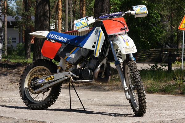 Viimeinen Ruotsin Husqvarnan tehdaspeli 1986. Ex Simo Taimin pyörä.